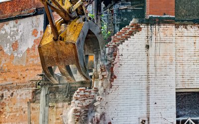 Condenado a la inmediata demolición de las obras que han alterado los elementos comunes por no contar con la autorización de la Comunidad de Propietarios.